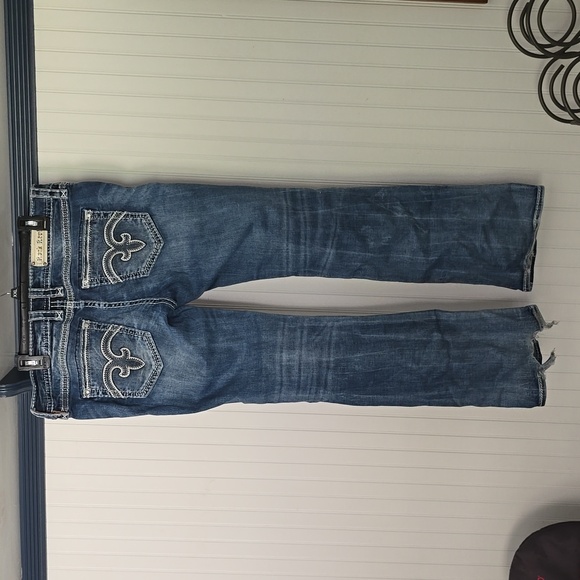 2 pairs of Rock Revival Jeans - Picture 4 of 4